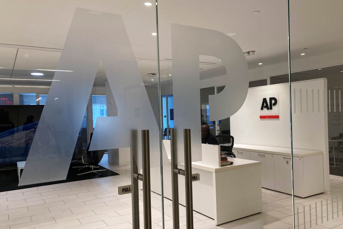 AP, 미국 영상 제작 인력 감축하고 인도로 업무 이전